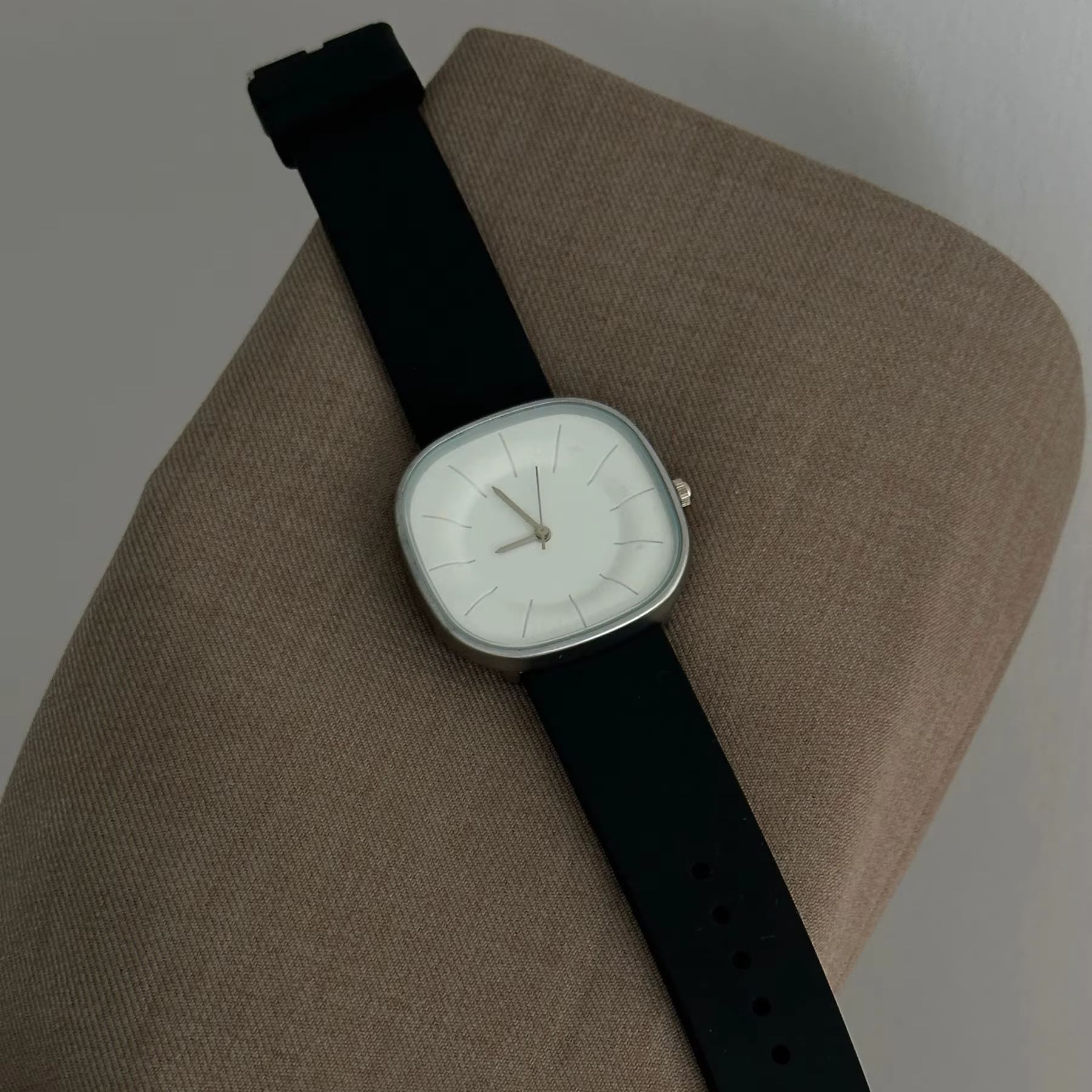 Women'S Accessories To Wear With Watch - ミニマリストスクエアダイヤルクォーツレディースウォッチシリコンストラップカジュアルデイリーレディース腕時計ファッションアクセサリーギフト日常着用に