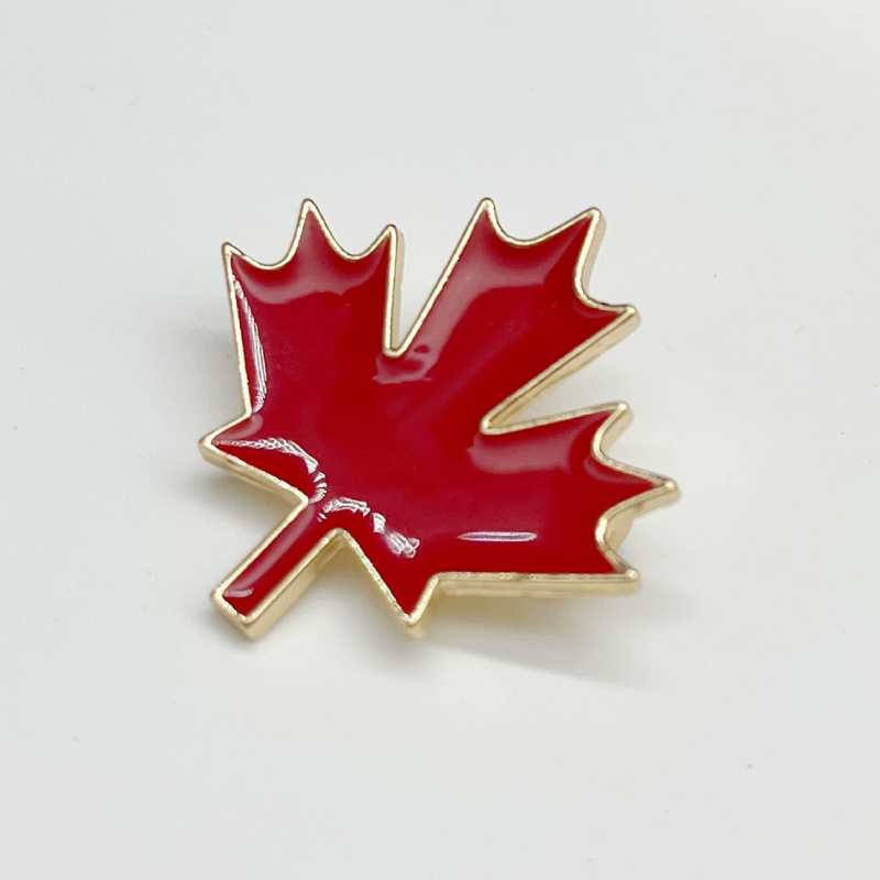 Women'S Accessories Canada - エナメルレッドメープルブローチカナダ国旗エンブレムバックパックバッグジュエリーラペルバッジ女性男性アクセサリー用