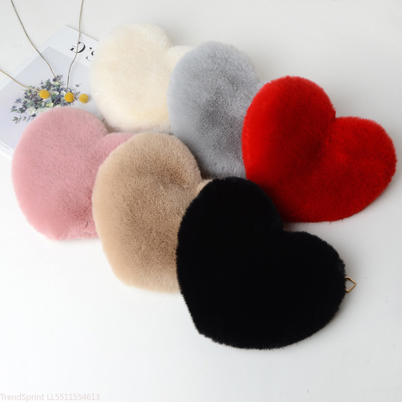 ファッション女性用ハート型フェイクファークロスボディバッグ、 - Women'S Accessories Purse のレビューと価格