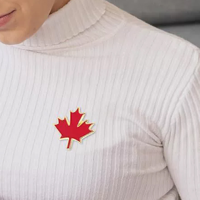 エナメルレッドメープルブローチカナダ国旗エンブレムバックパッ - Women'S Accessories Canada のレビューと価格
